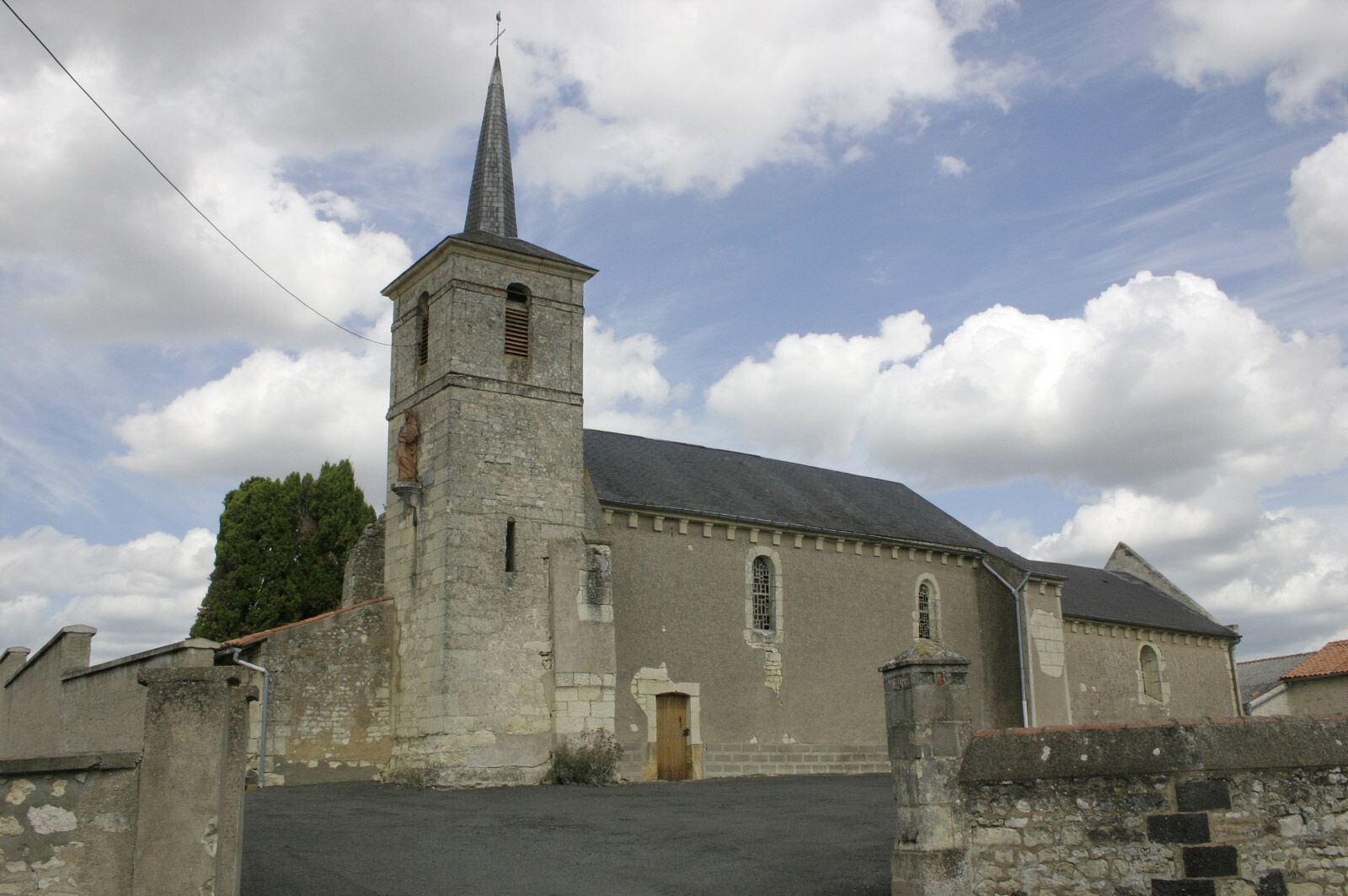St Cyr la Lande